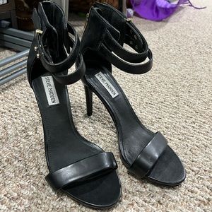 Steve Madden Ankle Zip heels